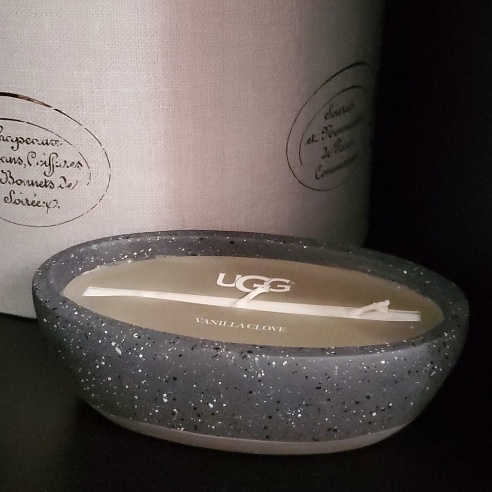 UGG 3-WICK CANDLE NEW!!!